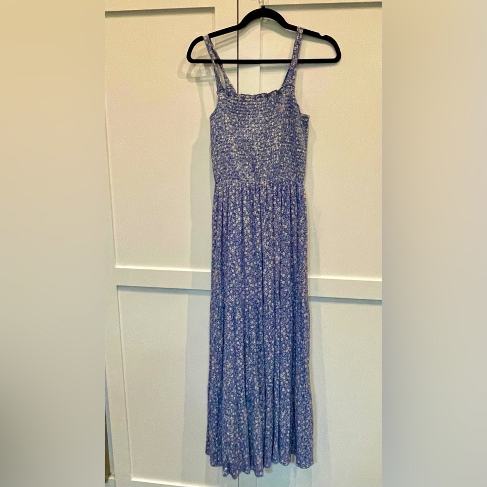 Women’s size Small smocked beach dress, blue with white flowers